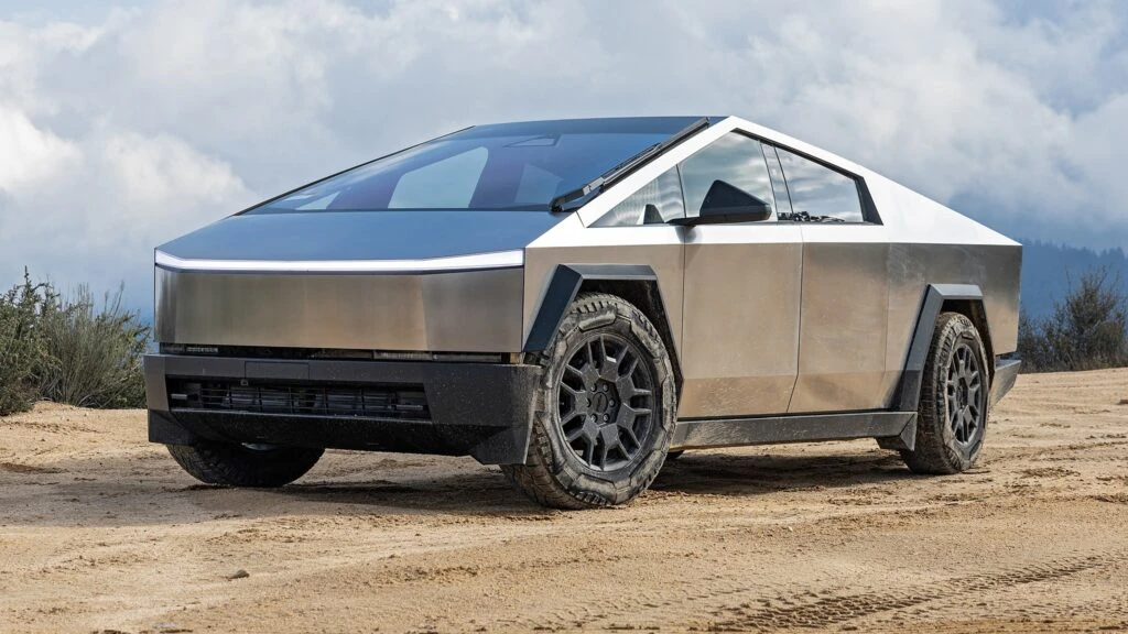 Новий електромобіль від «Tesla» запустять в Україні: деталі та ціни на автомобіль